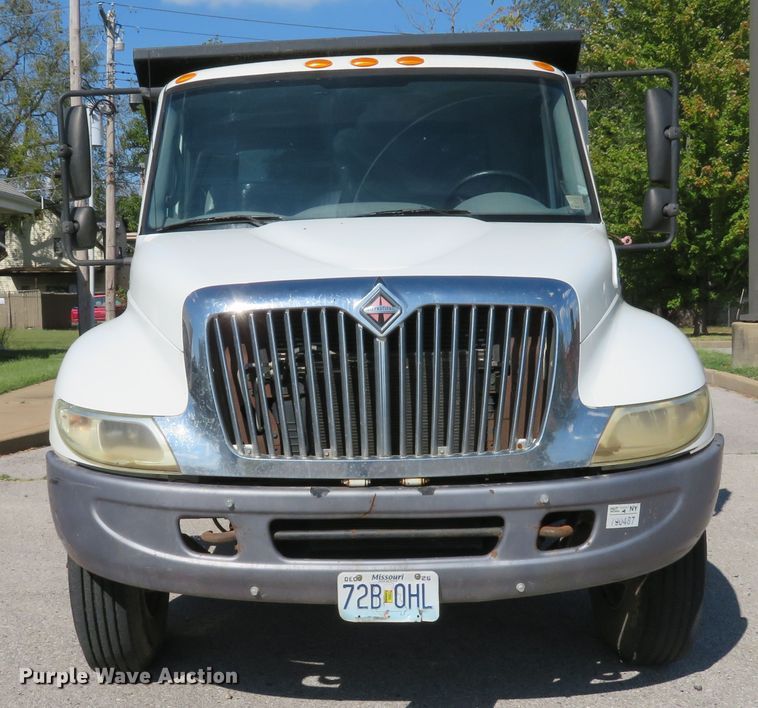 image for item DH2108 2006 International 4200 dump truck
