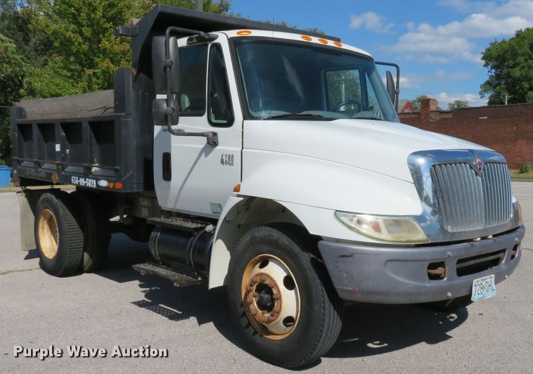 image for item DH2108 2006 International 4200 dump truck