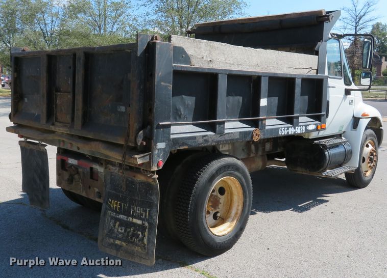 image for item DH2108 2006 International 4200 dump truck