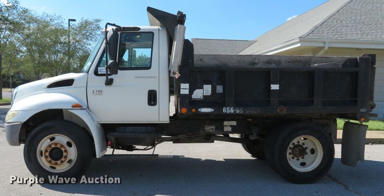 image for item DH2108 2006 International 4200 dump truck