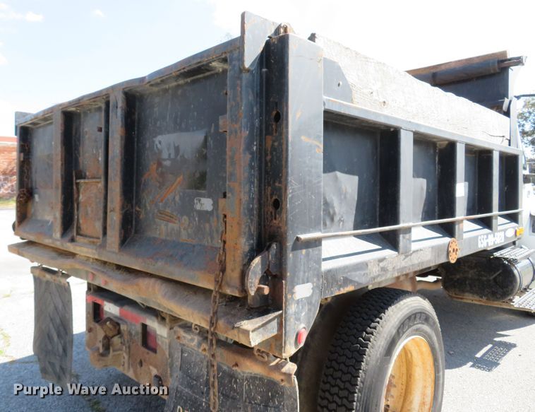 image for item DH2108 2006 International 4200 dump truck