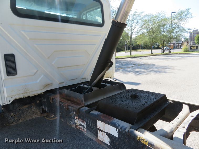 image for item DH2108 2006 International 4200 dump truck