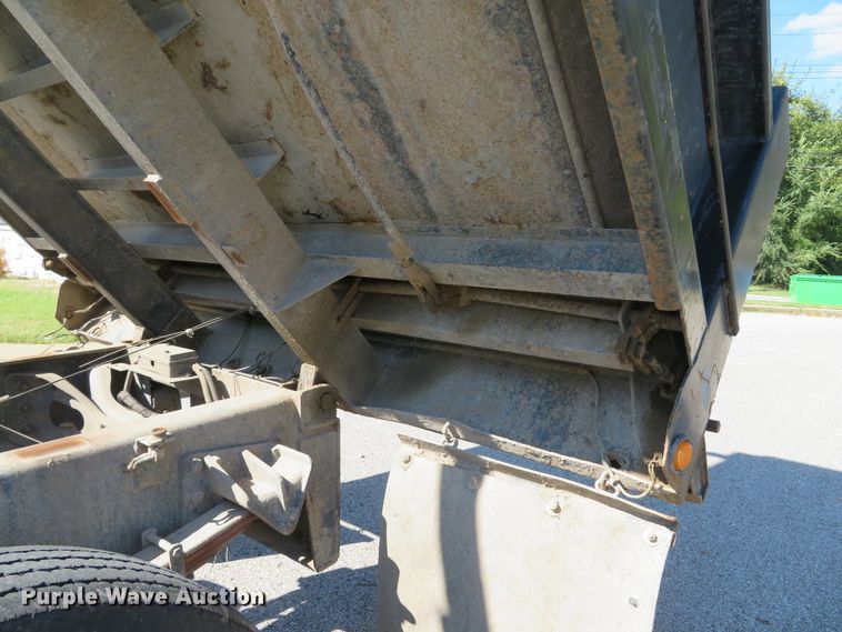 image for item DH2108 2006 International 4200 dump truck