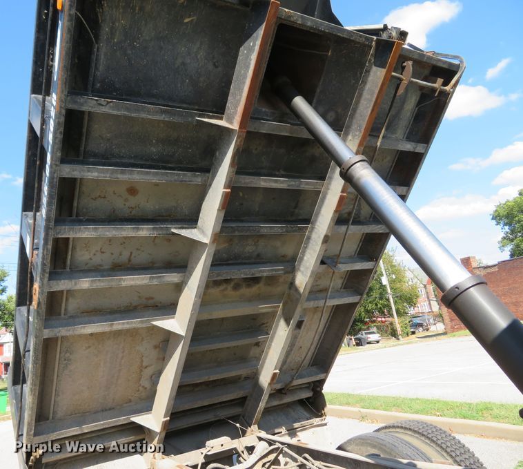 image for item DH2108 2006 International 4200 dump truck