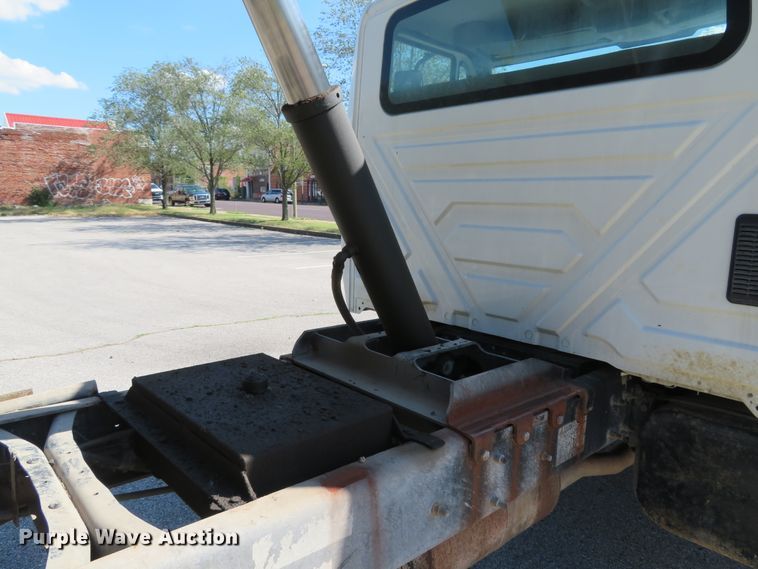 image for item DH2108 2006 International 4200 dump truck