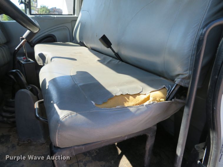 image for item DH2108 2006 International 4200 dump truck