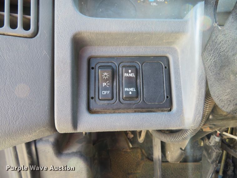 image for item DH2108 2006 International 4200 dump truck