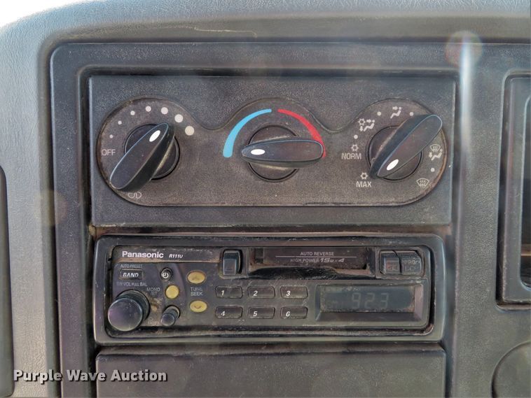 image for item DH2108 2006 International 4200 dump truck