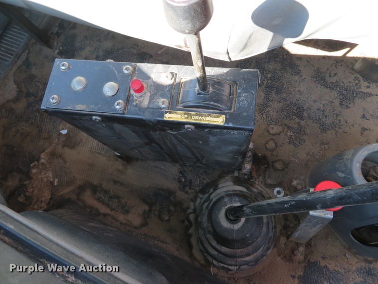 image for item DH2108 2006 International 4200 dump truck