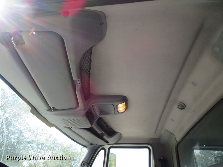 image for item DH2108 2006 International 4200 dump truck