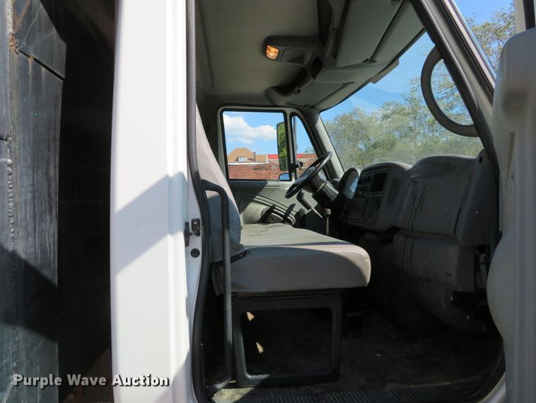 image for item DH2108 2006 International 4200 dump truck