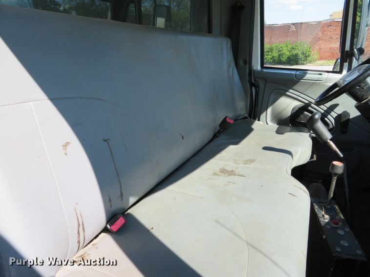 image for item DH2108 2006 International 4200 dump truck