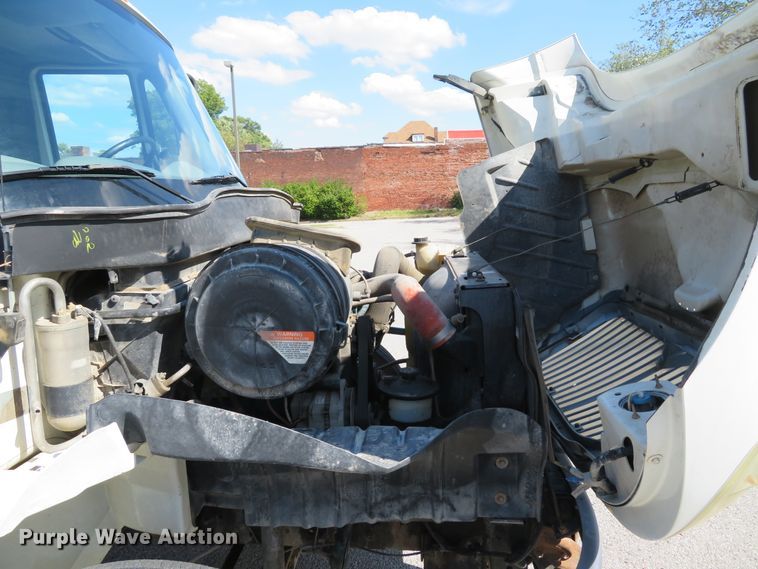 image for item DH2108 2006 International 4200 dump truck