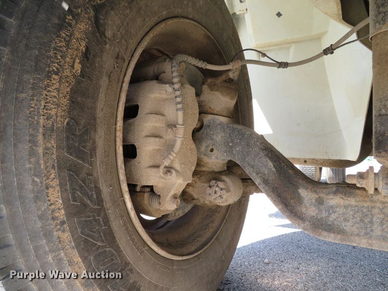 image for item DH2108 2006 International 4200 dump truck