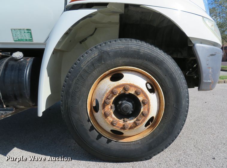 image for item DH2108 2006 International 4200 dump truck