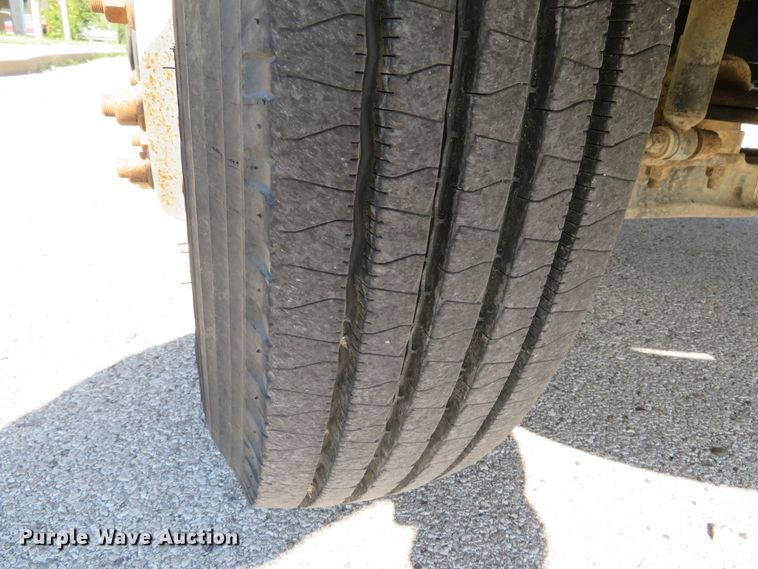 image for item DH2108 2006 International 4200 dump truck