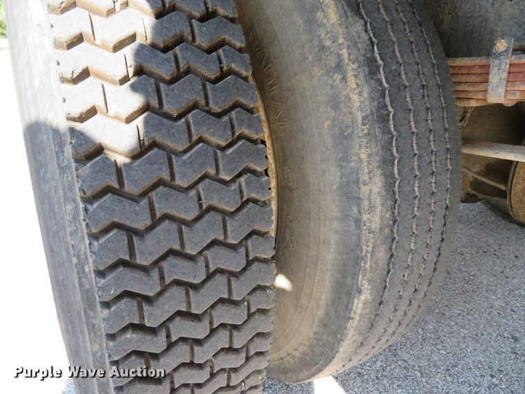 image for item DH2108 2006 International 4200 dump truck