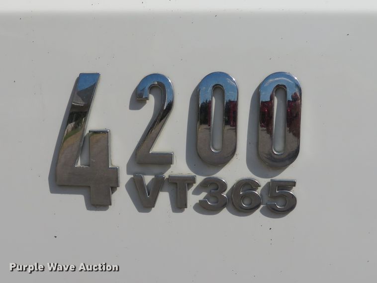 image for item DH2108 2006 International 4200 dump truck