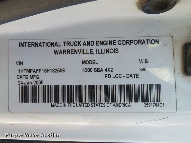 image for item DH2108 2006 International 4200 dump truck