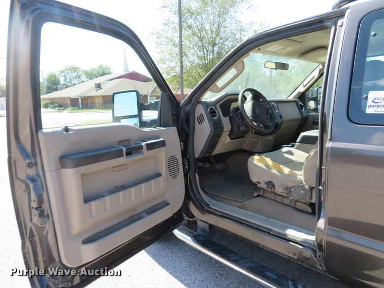 image for item DH2109 2008 Ford F250 Super Duty XLT SuperCab pickup truck