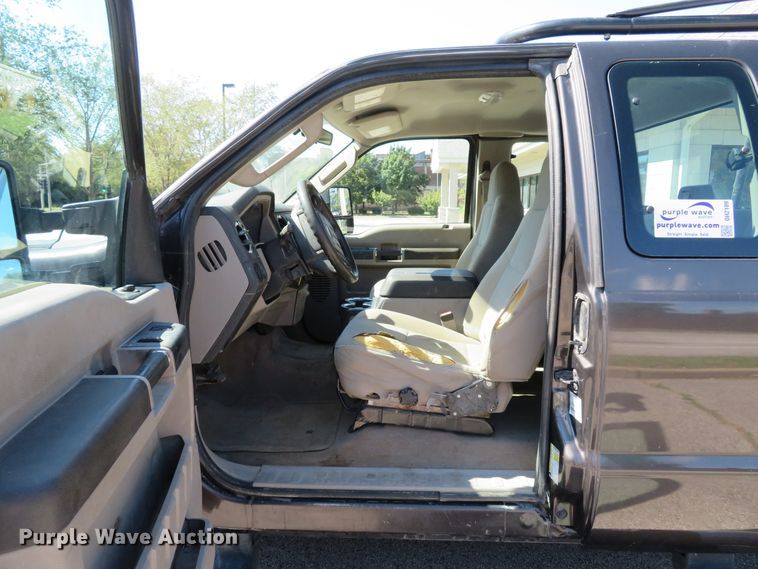 image for item DH2109 2008 Ford F250 Super Duty XLT SuperCab pickup truck