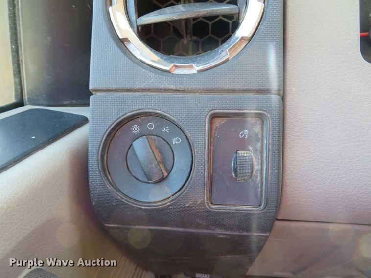 image for item DH2109 2008 Ford F250 Super Duty XLT SuperCab pickup truck