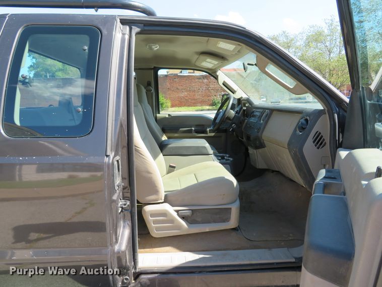 image for item DH2109 2008 Ford F250 Super Duty XLT SuperCab pickup truck
