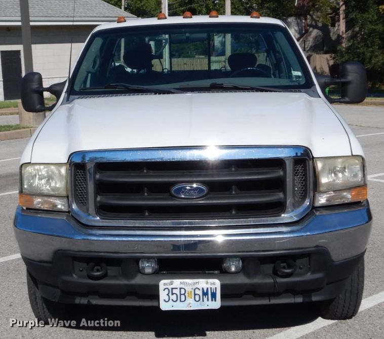 image for item DH2110 2002 Ford F350 Super Duty SuperCab pickup truck