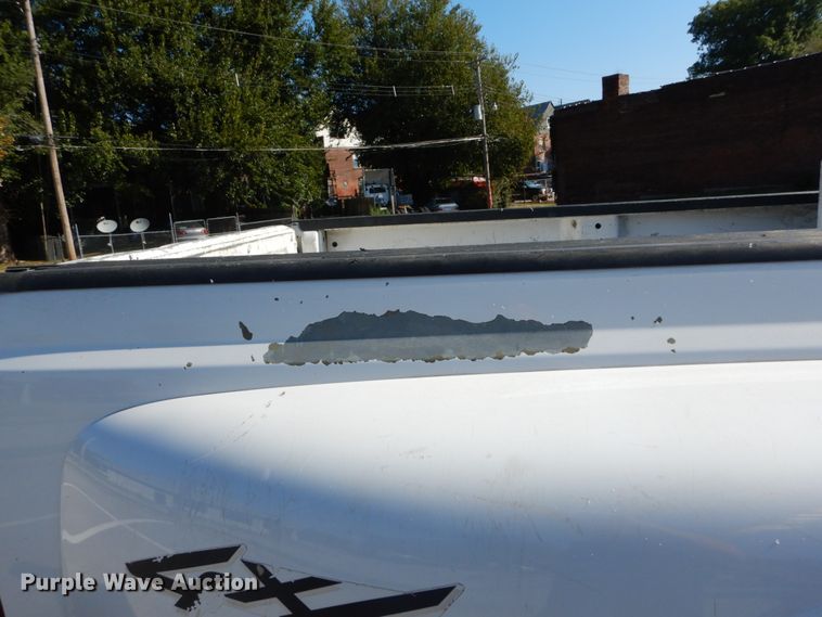 image for item DH2110 2002 Ford F350 Super Duty SuperCab pickup truck