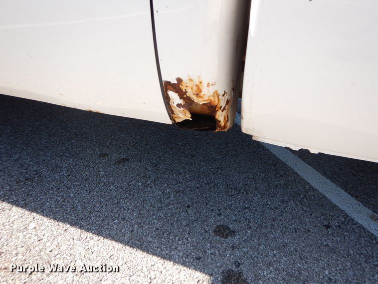 image for item DH2110 2002 Ford F350 Super Duty SuperCab pickup truck