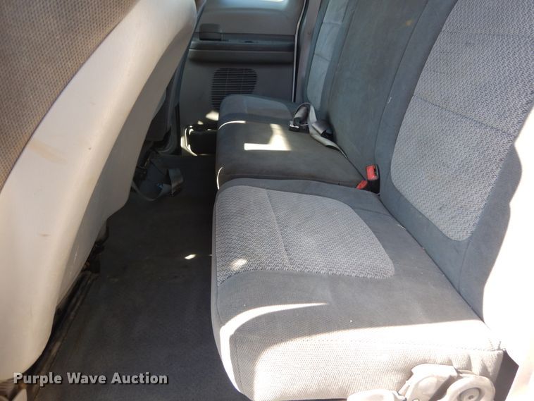 image for item DH2110 2002 Ford F350 Super Duty SuperCab pickup truck