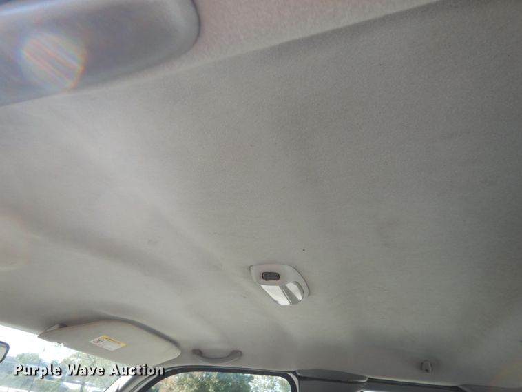 image for item DH2110 2002 Ford F350 Super Duty SuperCab pickup truck