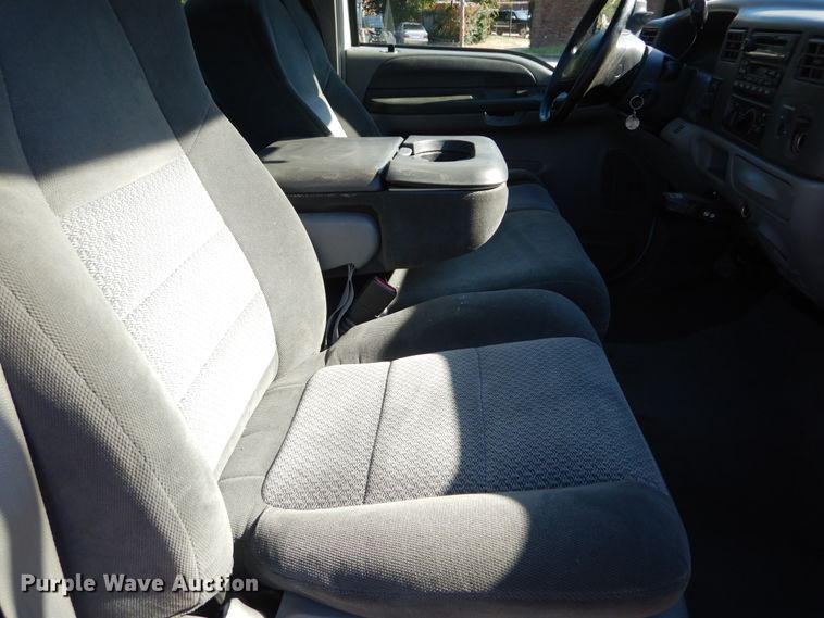 image for item DH2110 2002 Ford F350 Super Duty SuperCab pickup truck