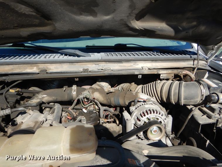 image for item DH2110 2002 Ford F350 Super Duty SuperCab pickup truck