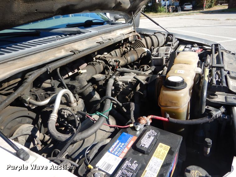 image for item DH2110 2002 Ford F350 Super Duty SuperCab pickup truck