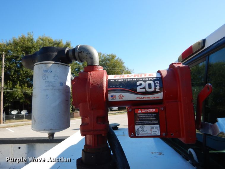 image for item DH2110 2002 Ford F350 Super Duty SuperCab pickup truck