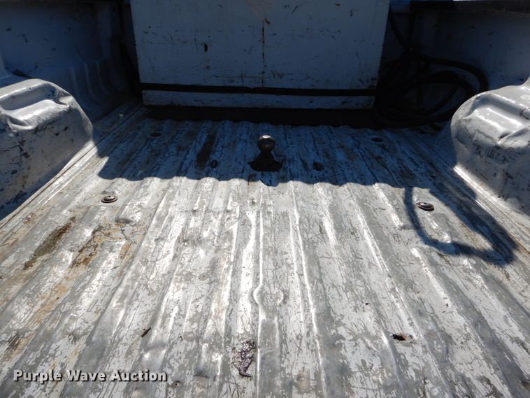 image for item DH2110 2002 Ford F350 Super Duty SuperCab pickup truck