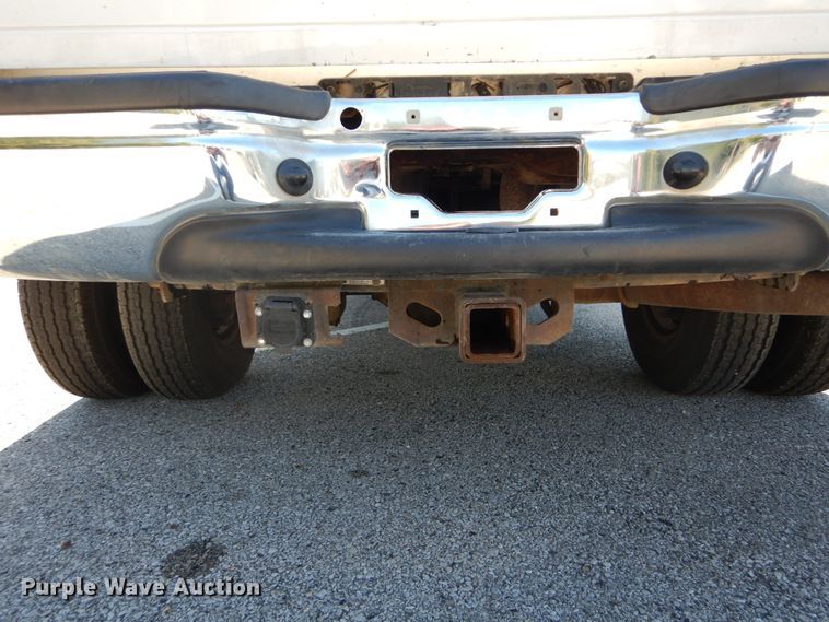 image for item DH2110 2002 Ford F350 Super Duty SuperCab pickup truck