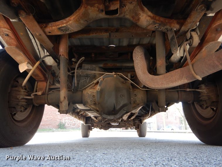 image for item DH2110 2002 Ford F350 Super Duty SuperCab pickup truck