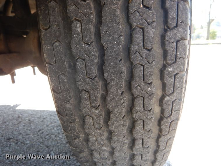 image for item DH2110 2002 Ford F350 Super Duty SuperCab pickup truck