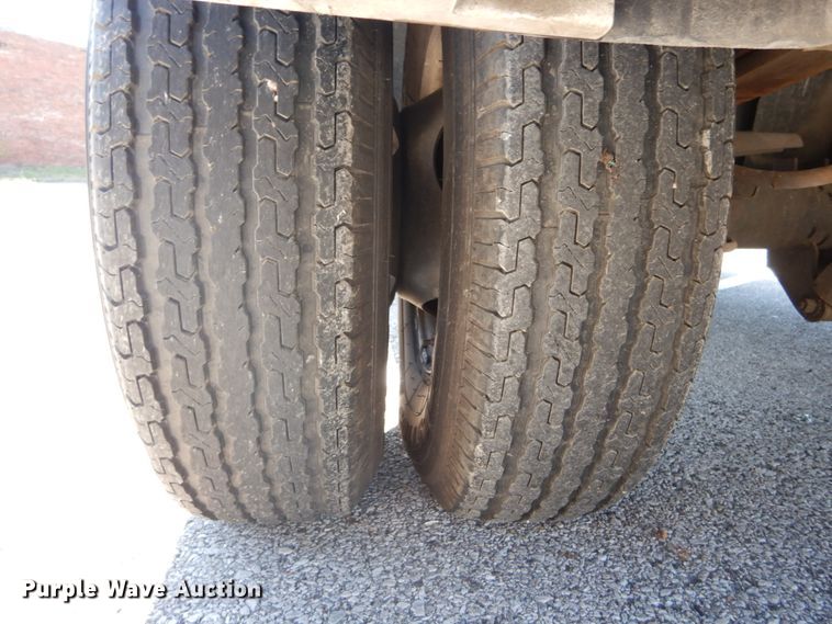 image for item DH2110 2002 Ford F350 Super Duty SuperCab pickup truck