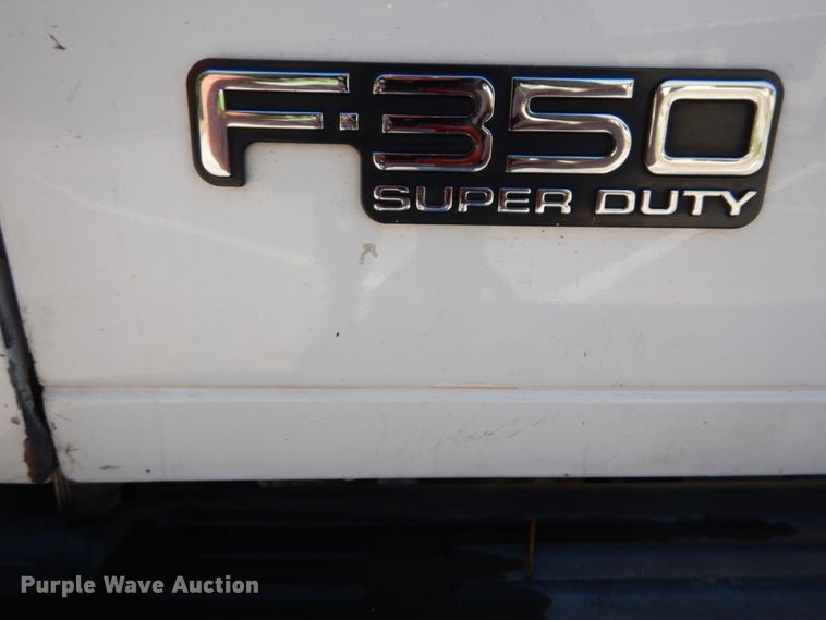 image for item DH2110 2002 Ford F350 Super Duty SuperCab pickup truck
