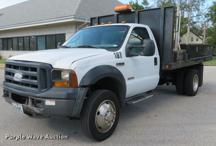 image for item DH2111 2006 Ford F550 flatbed truck