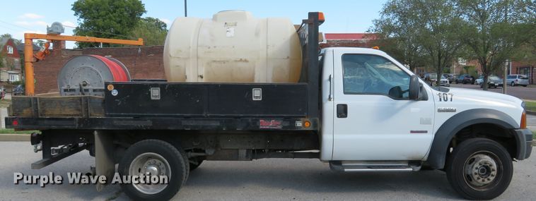 image for item DH2111 2006 Ford F550 flatbed truck