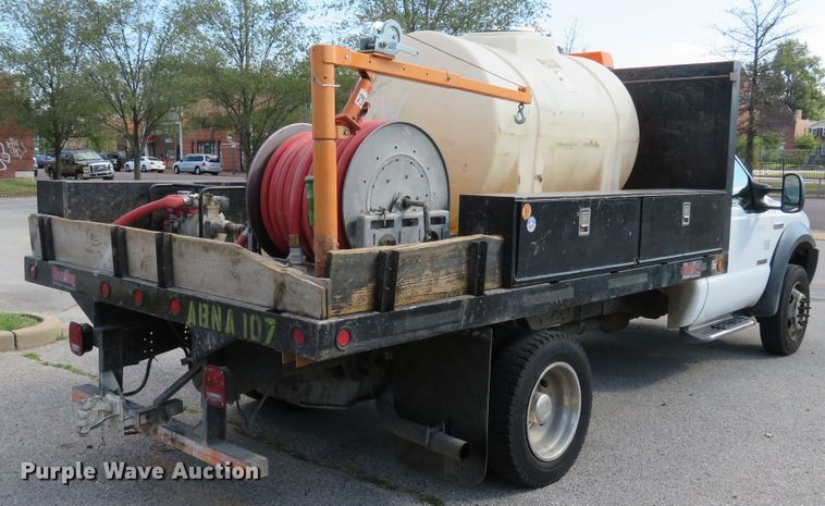 image for item DH2111 2006 Ford F550 flatbed truck