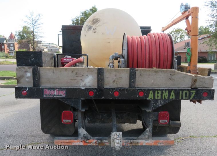 image for item DH2111 2006 Ford F550 flatbed truck