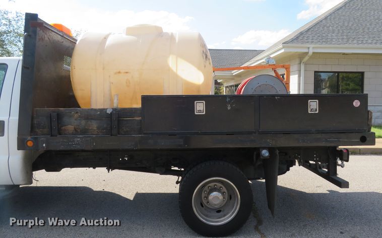image for item DH2111 2006 Ford F550 flatbed truck
