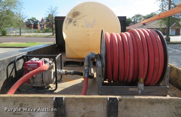 image for item DH2111 2006 Ford F550 flatbed truck