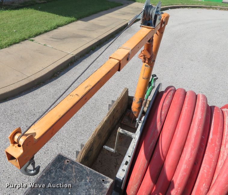 image for item DH2111 2006 Ford F550 flatbed truck