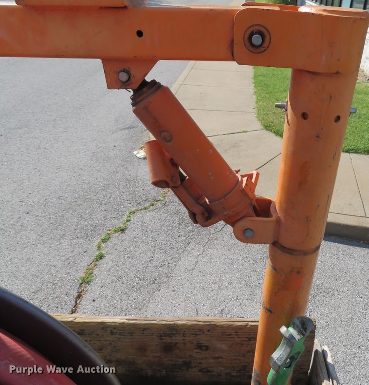 image for item DH2111 2006 Ford F550 flatbed truck